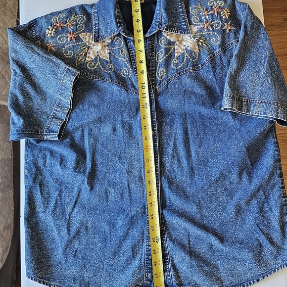 Pretty Bleu 1990s Vintage Womens Cottage Shirt Medium Acid Wash Denim - Picture 14 of 14